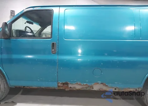 2000 Chevrolet Express z USA, uszkodzony, nr VIN 1GCGG25R2Y1225166